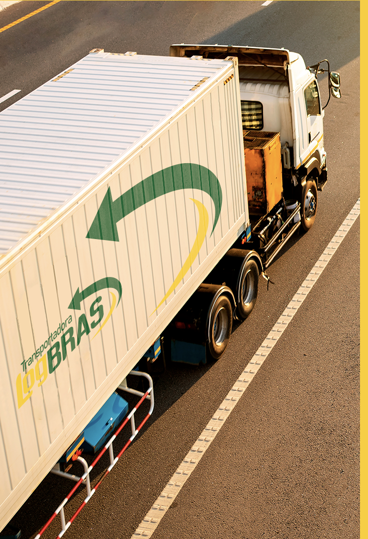 Caminhões com a logo da logbras